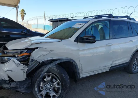 2023 Honda Passport Awd Trailsport from USA, damaged, VIN 5FNYF8H60PB019331